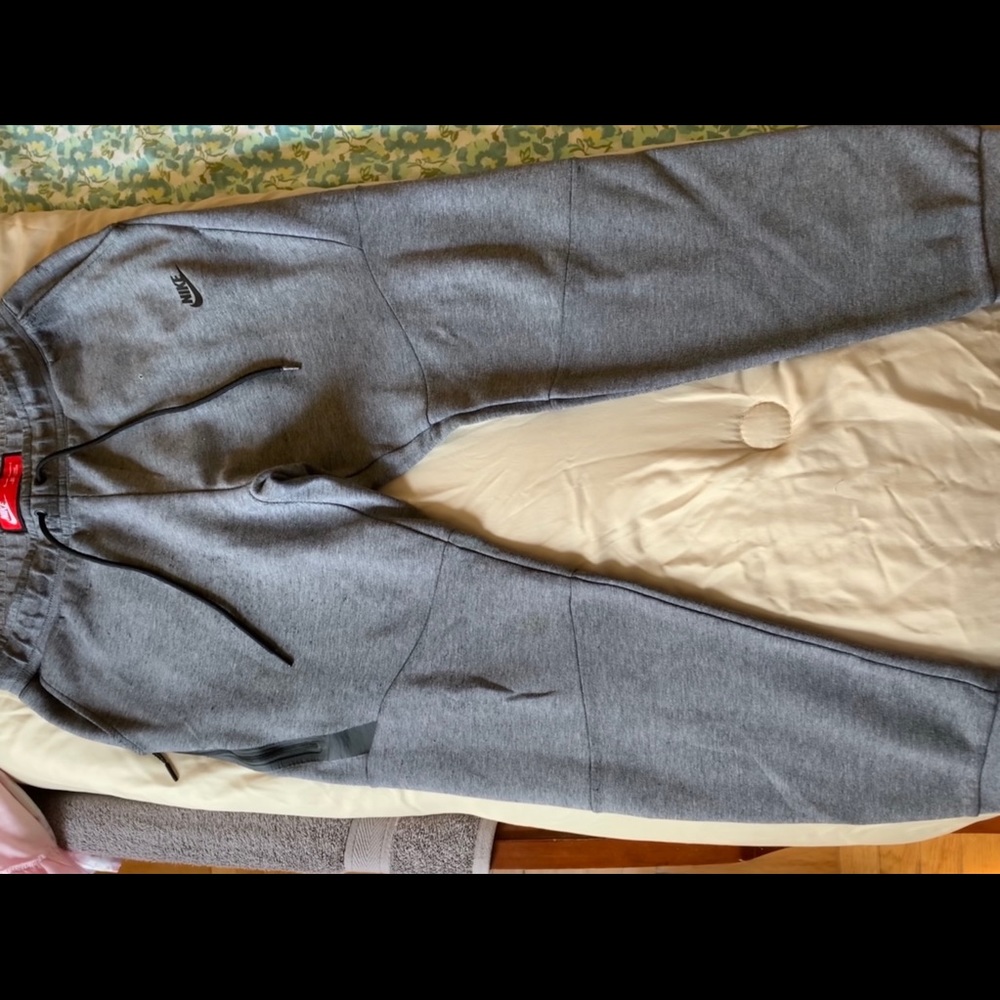 Nike Techpants (Gray)